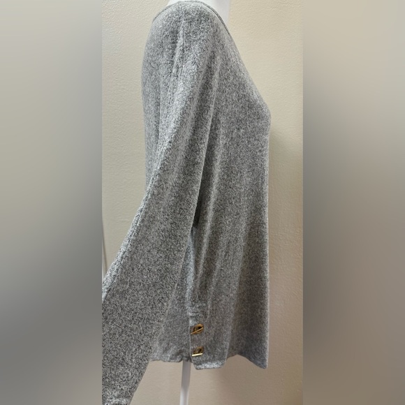 89th + Madison Women’s Large Gray Knit Long Sleeve Top Super Soft Gold Accents - Picture 2 of 8